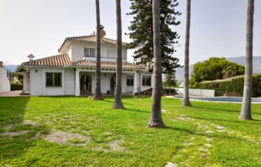 V-39 VILLA EXCLUSIVA EN CERROS DEL ÁGUILA