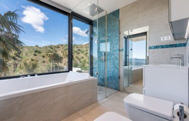 V-28 EXCLUSIVE VILLA IN VLATOCADO