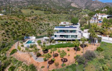 V-28 EXCLUSIVE VILLA IN VLATOCADO