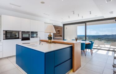 V-28 EXCLUSIVE VILLA IN VLATOCADO